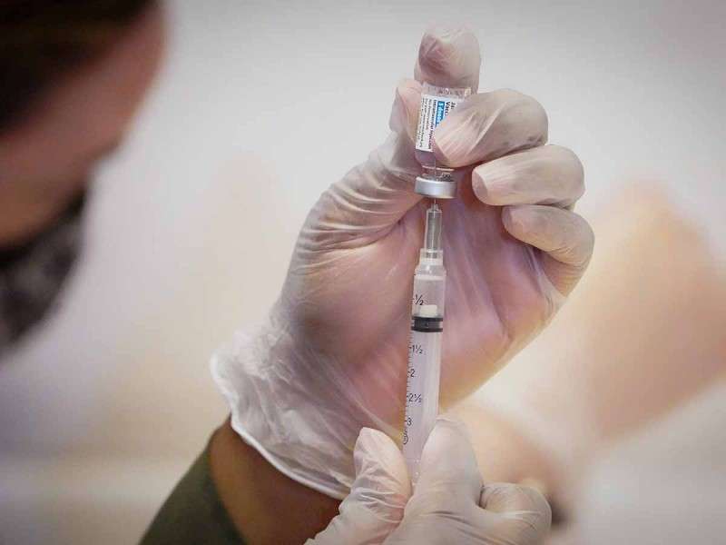 Reportan más casos de inflamación cardíaca en vacunados covid