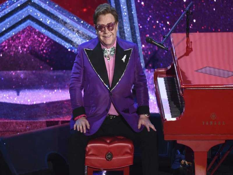 Califica elton john al brexit como catástrofe para talentos emergentes