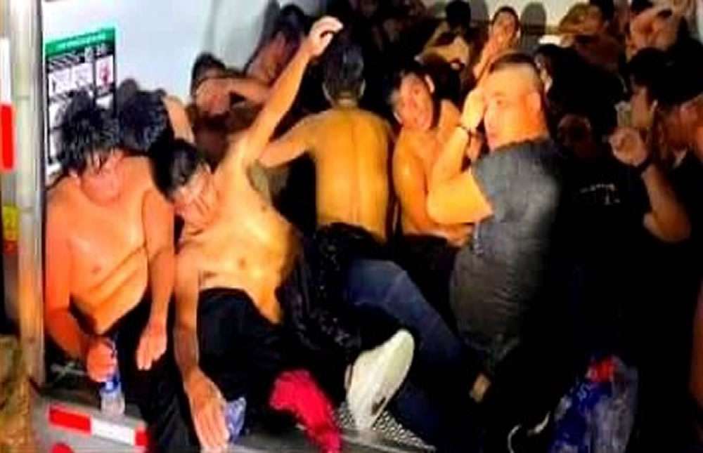 Encuentran a 35 migrantes en camión de mudanzas en van horn