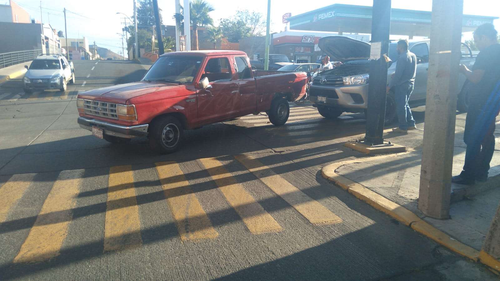 Chocan en el cruce de 20 de noviembre y boulevard