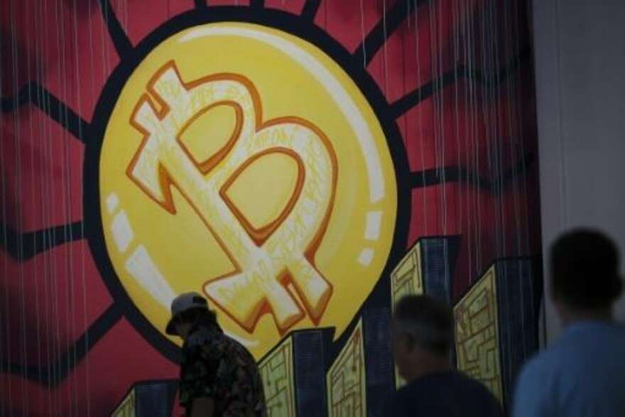 Optarán salvadoreños por usar bitcoin
