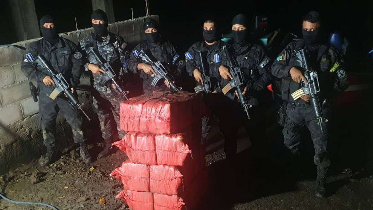 Hallan 200 Kilos De Cocaína Enterrados En El Salvador La Opción De