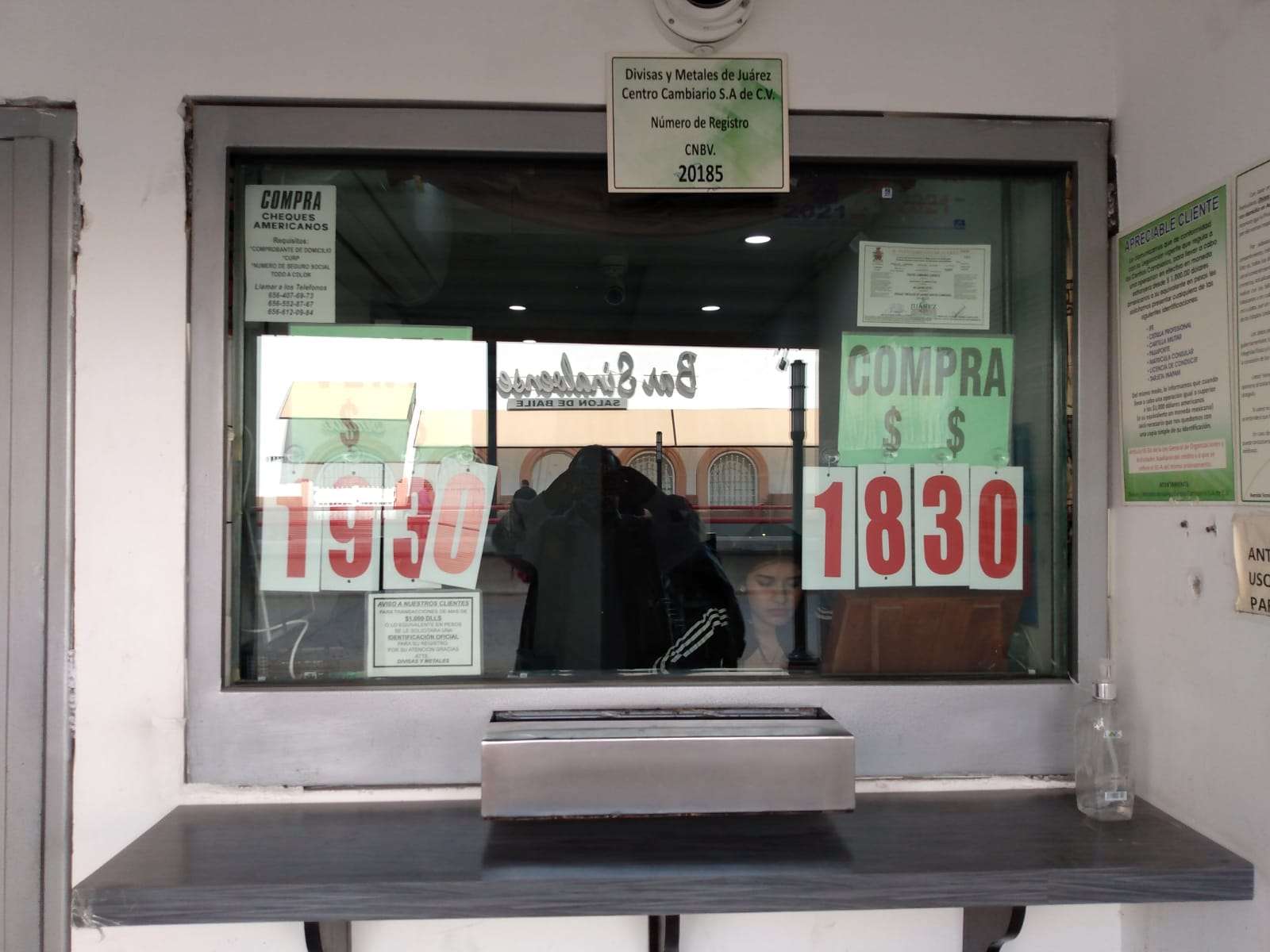 Abren casas de cambio a 18.30 la compra del dólar La Opción de Chihuahua Abren casas de cambio a 18.30 la compra del dólar La Opción de Chihuahua