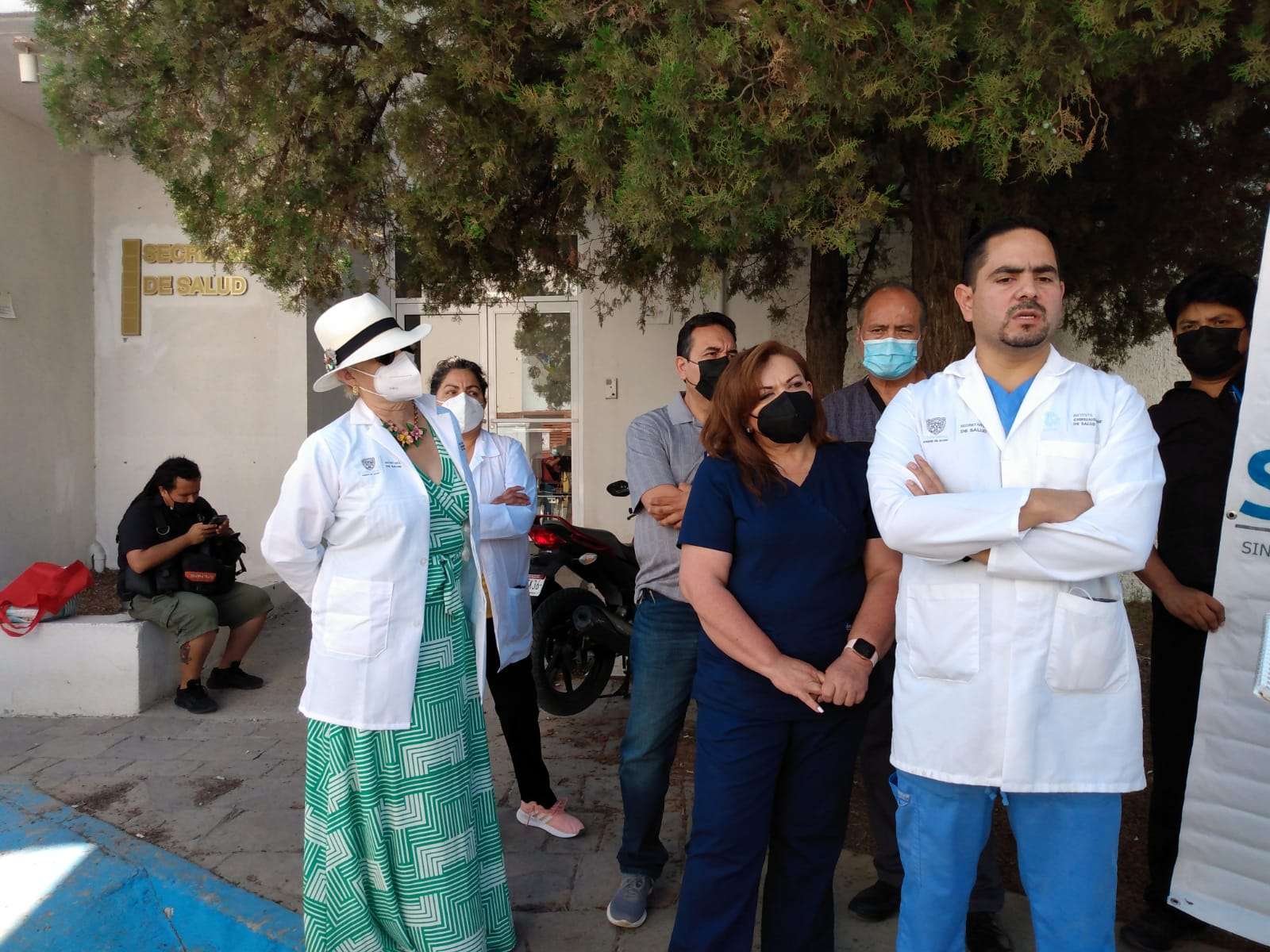 Protestan otra vez en hospital de la mujer por represión laboral | La ...