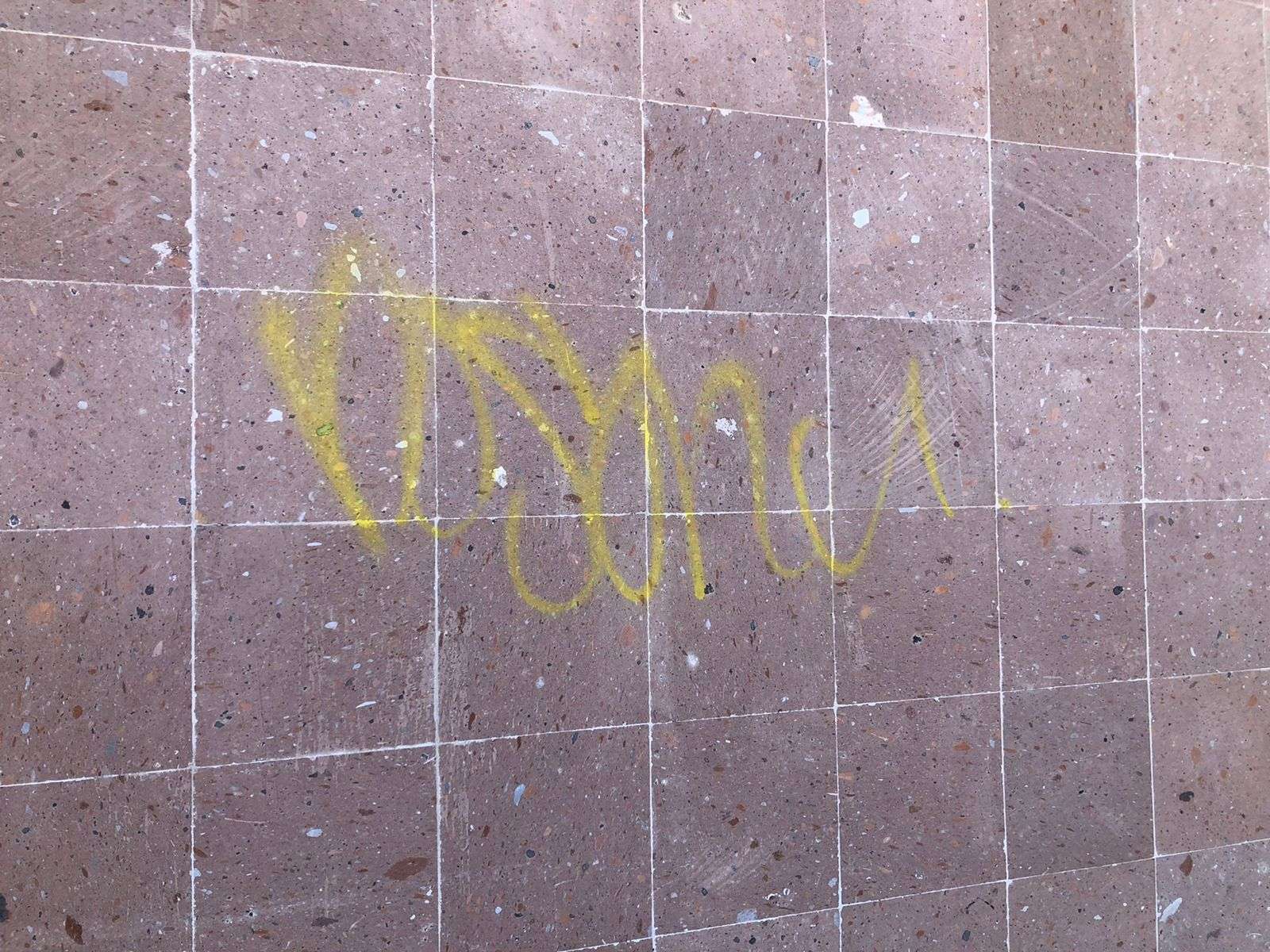 Denuncian inmuebles grafiteados en el centro histórico | La Opción de ...