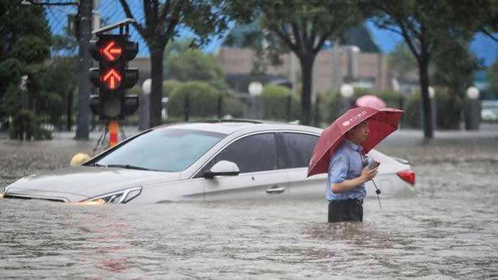 Sube a 33 los muertos por inundaciones en china