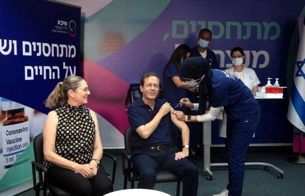 Aplican ya en israel la tercera dosis de la vacuna pfizer