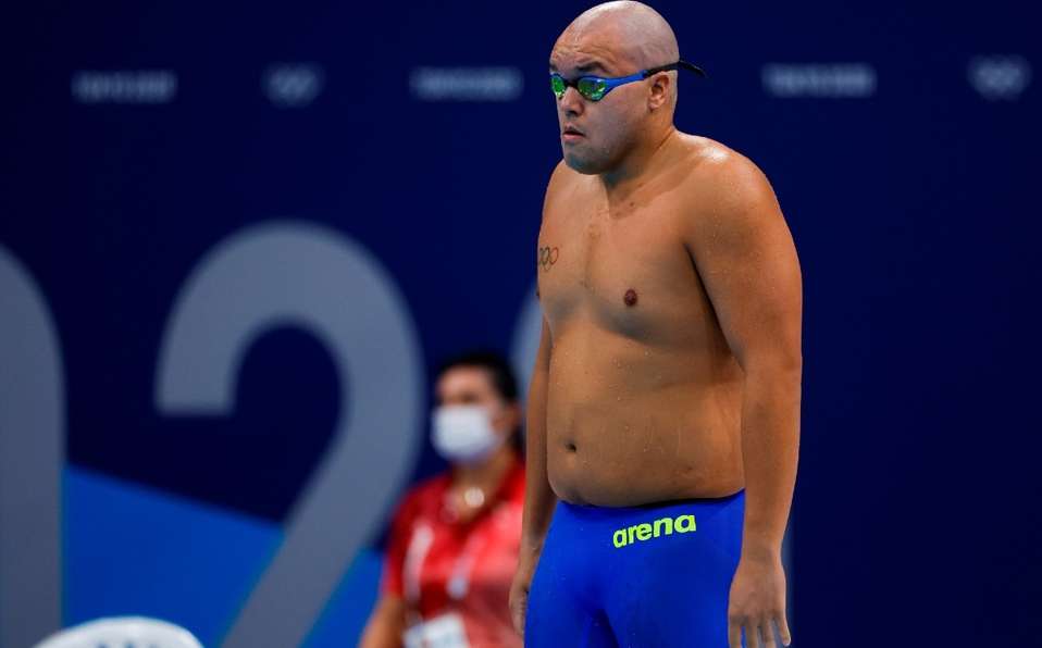 Se mofan comentaristas de nadador con sobrepeso