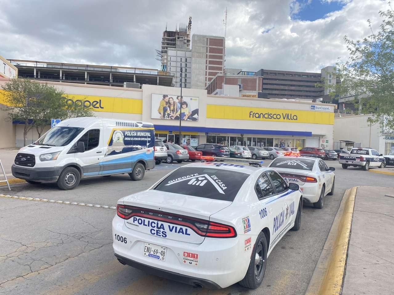 Son sorprendidos robando en coppel y al huir atropellan a empleada | La  Opción de Chihuahua