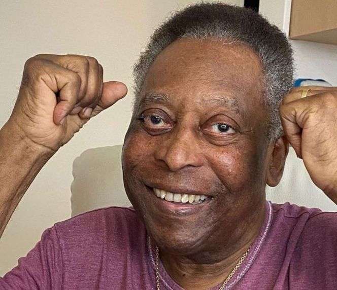 Sale del hospital pelé tras operación de colon