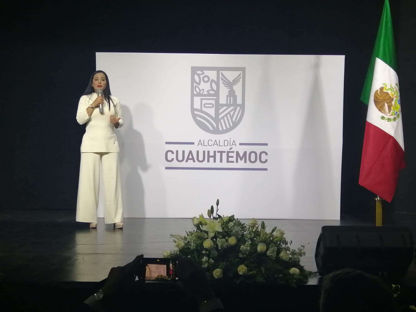 Presenta cuevas nueva imagen de la cuauhtémoc