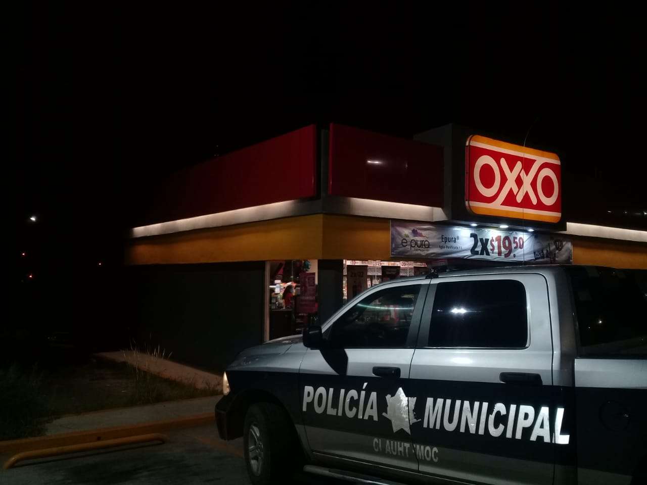 Robo con violencia en tienda oxxo