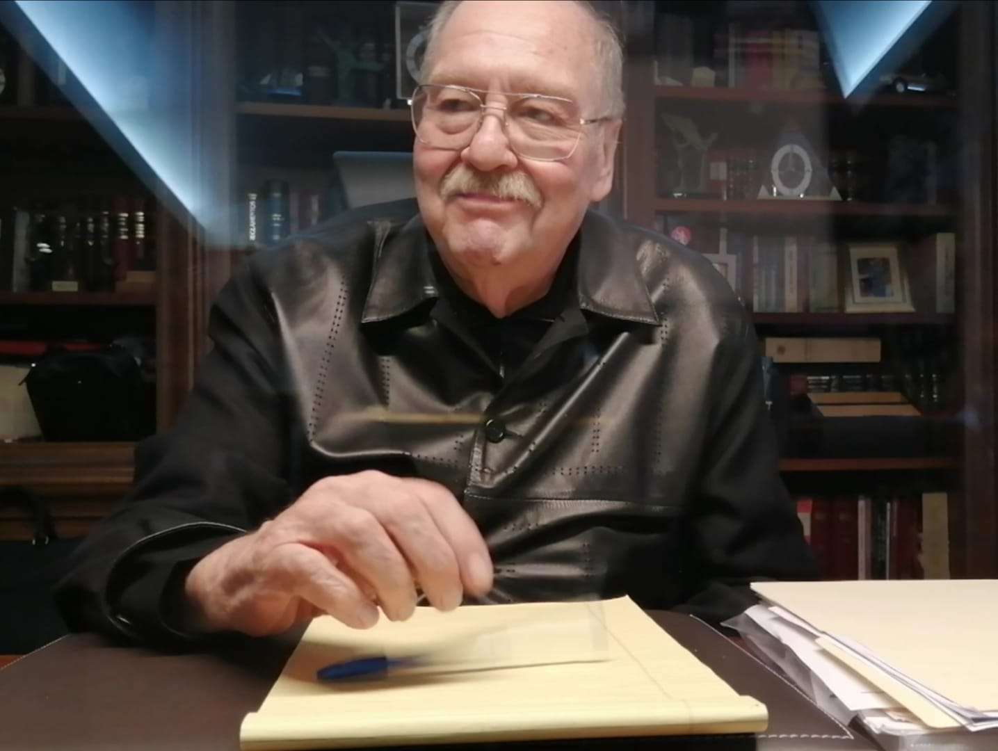 VIDEO: Si tuviera influencias le haría un monumento a oscar flores: coello