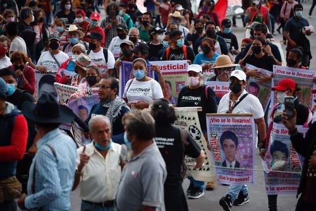 Vinculan a proceso a 2 ex peritos de pgr por caso ayotzinapa