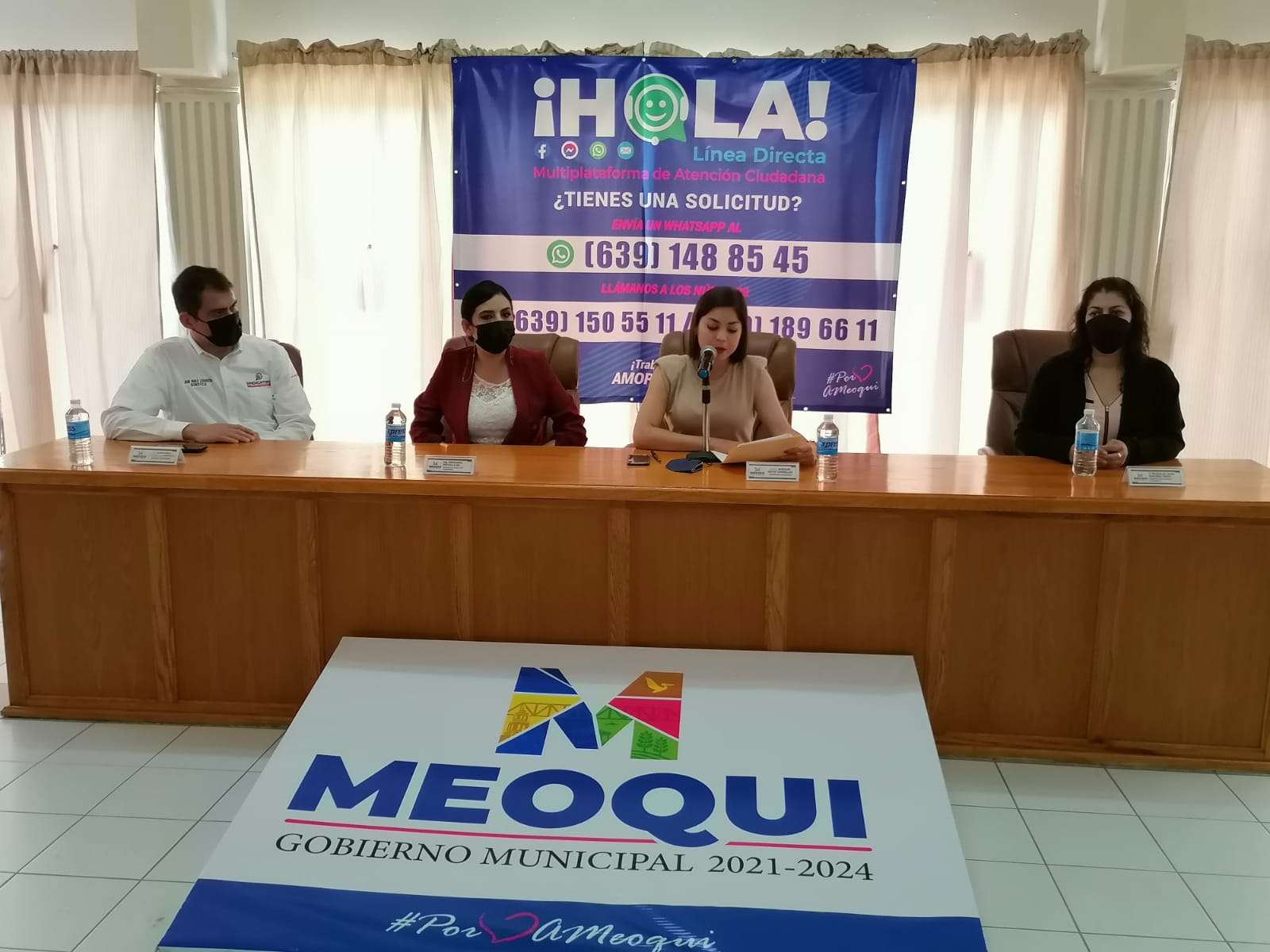 Lanza miriam soto la línea hola para atención directa con los meoquenses