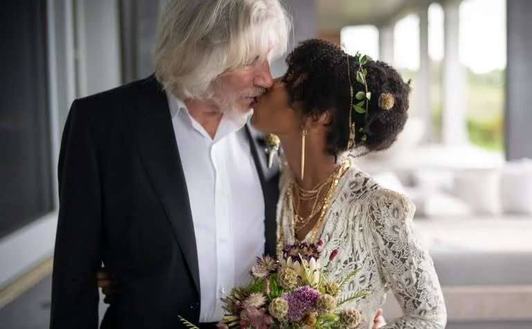 Roger waters se casa por quinta vez con la mujer que era su chofer