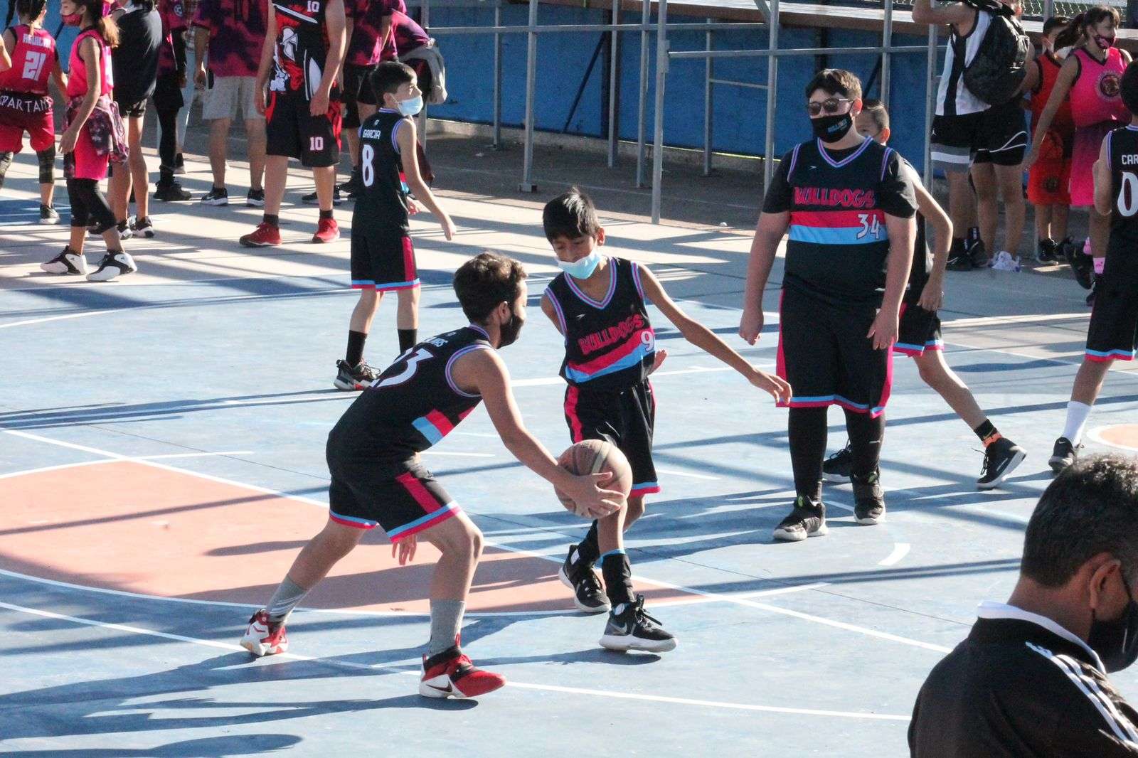 Arranca torneo relámpago de básquetbol en parque revolución | La Opción de  Chihuahua