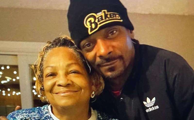 Un ángel: snoop dogg anuncia la muerte de su mamá, beverly tate