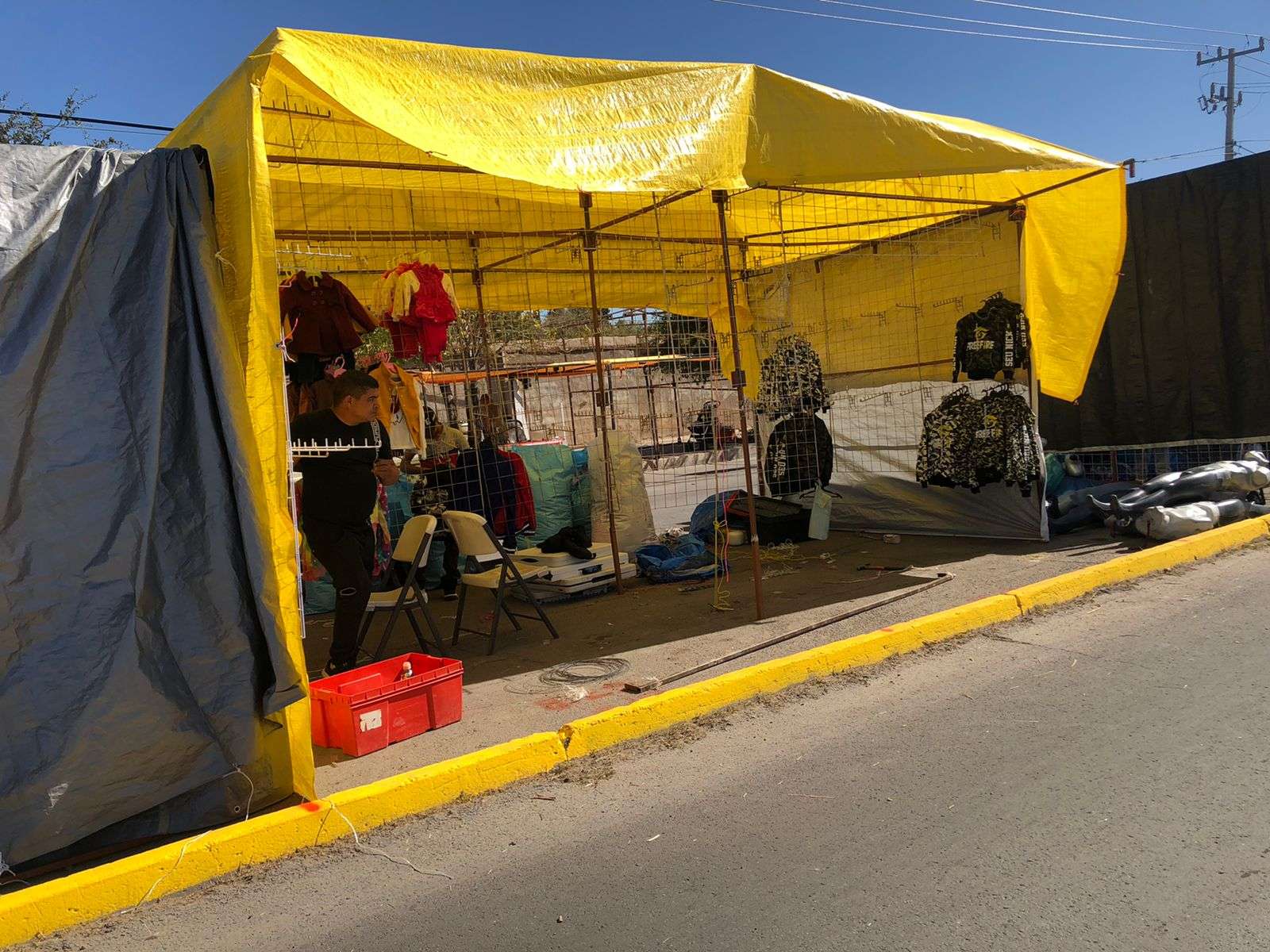 Comienzan a instalar feria del hueso La Opción de Chihuahua