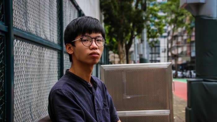 Dan tres años de cárcel a estudiante independentista hongkonés
