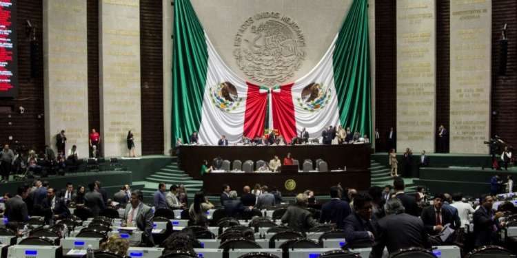 Contribuye cámara de diputados a mejorar la educación