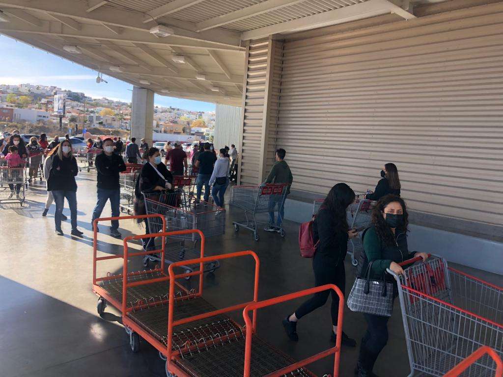 Euforia por pasteles y panes de costco La Opción de Chihuahua