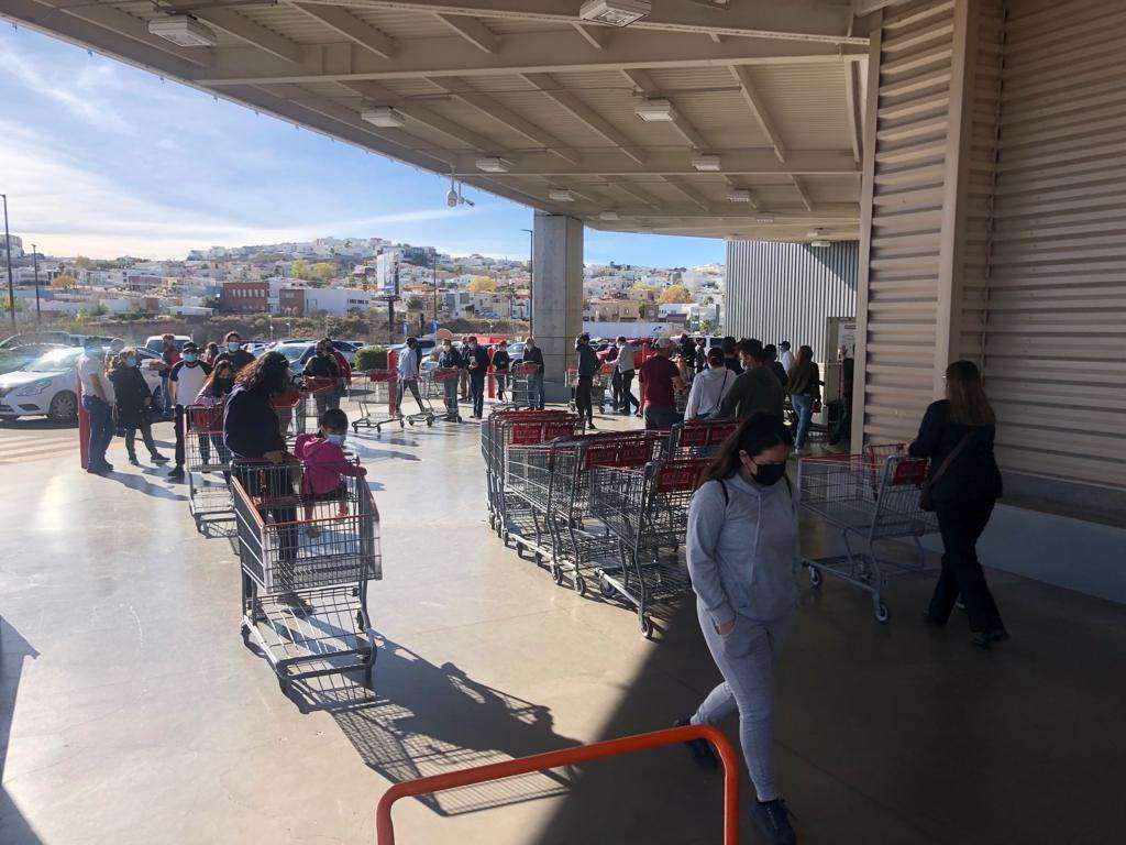 Euforia por pasteles y panes de costco La Opción de Chihuahua