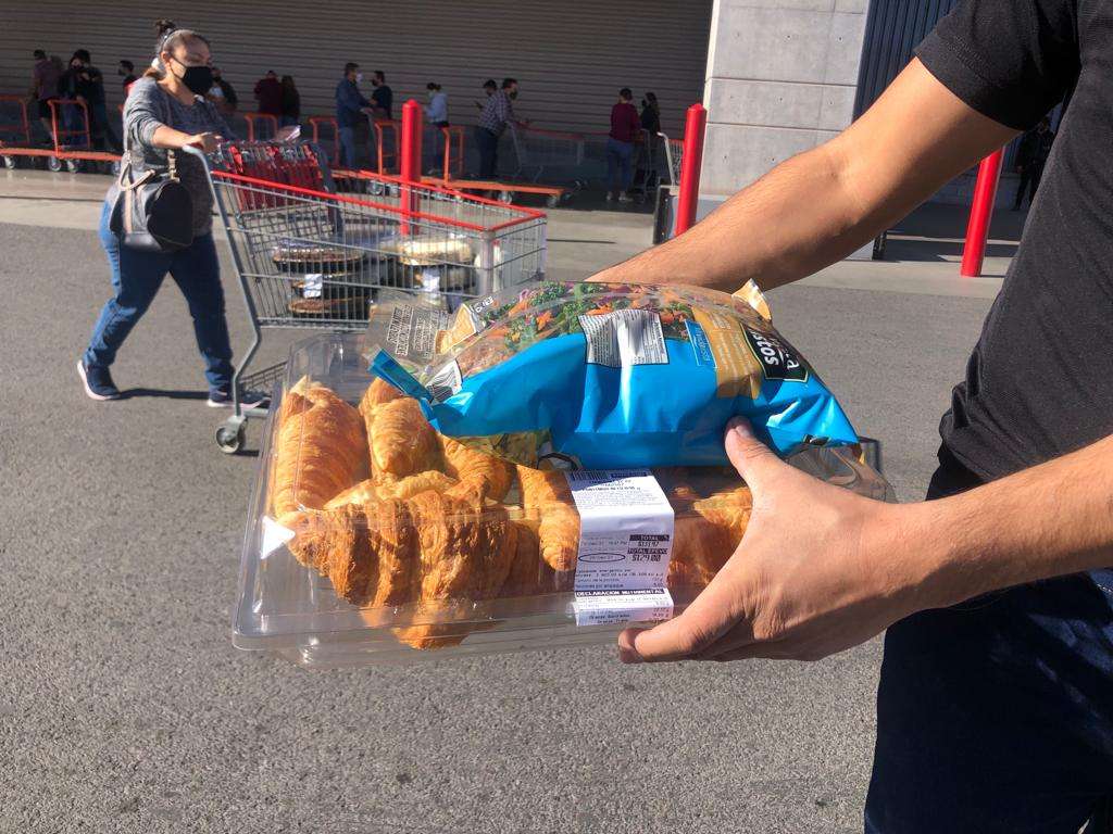 Euforia por pasteles y panes de costco La Opción de Chihuahua