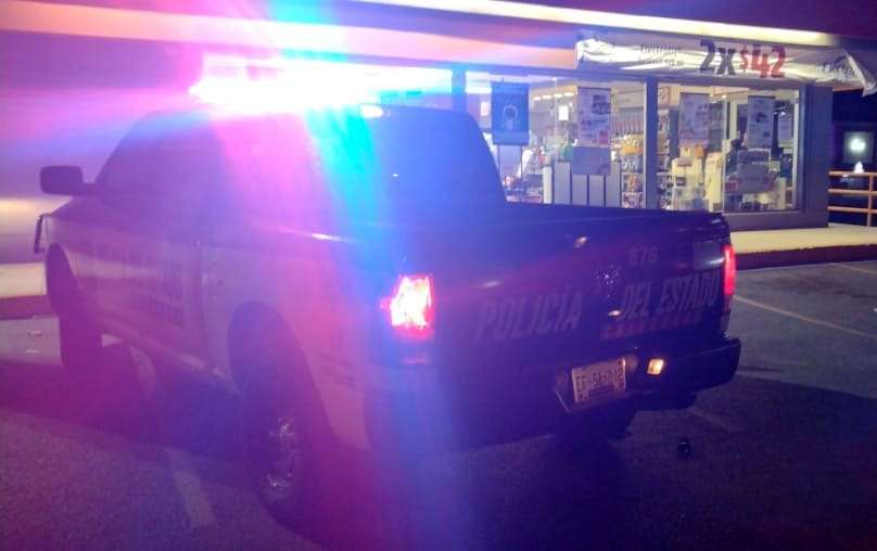 Con cuchillo asalta oxxo en la mármol II