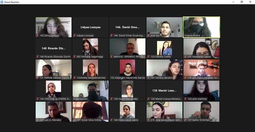 Entregan plazas de servicio social a 148 cirujanos dentistas
