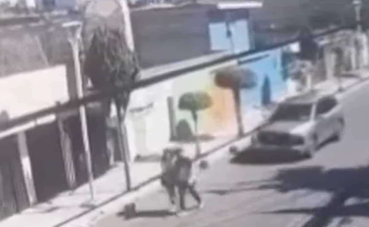Conductor atropella y aplasta a novios