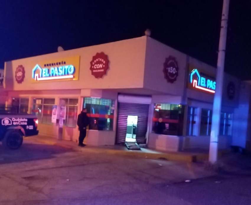 Roban mueblería el pasito durante la madrugada