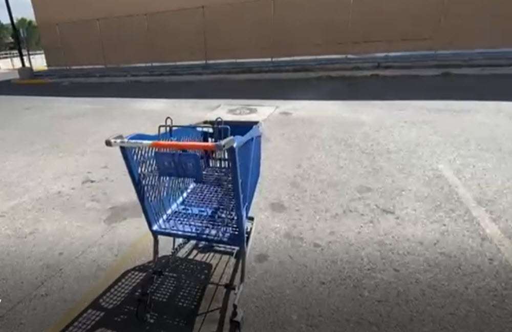 Captan en video carrito de mercado moviéndose solo
