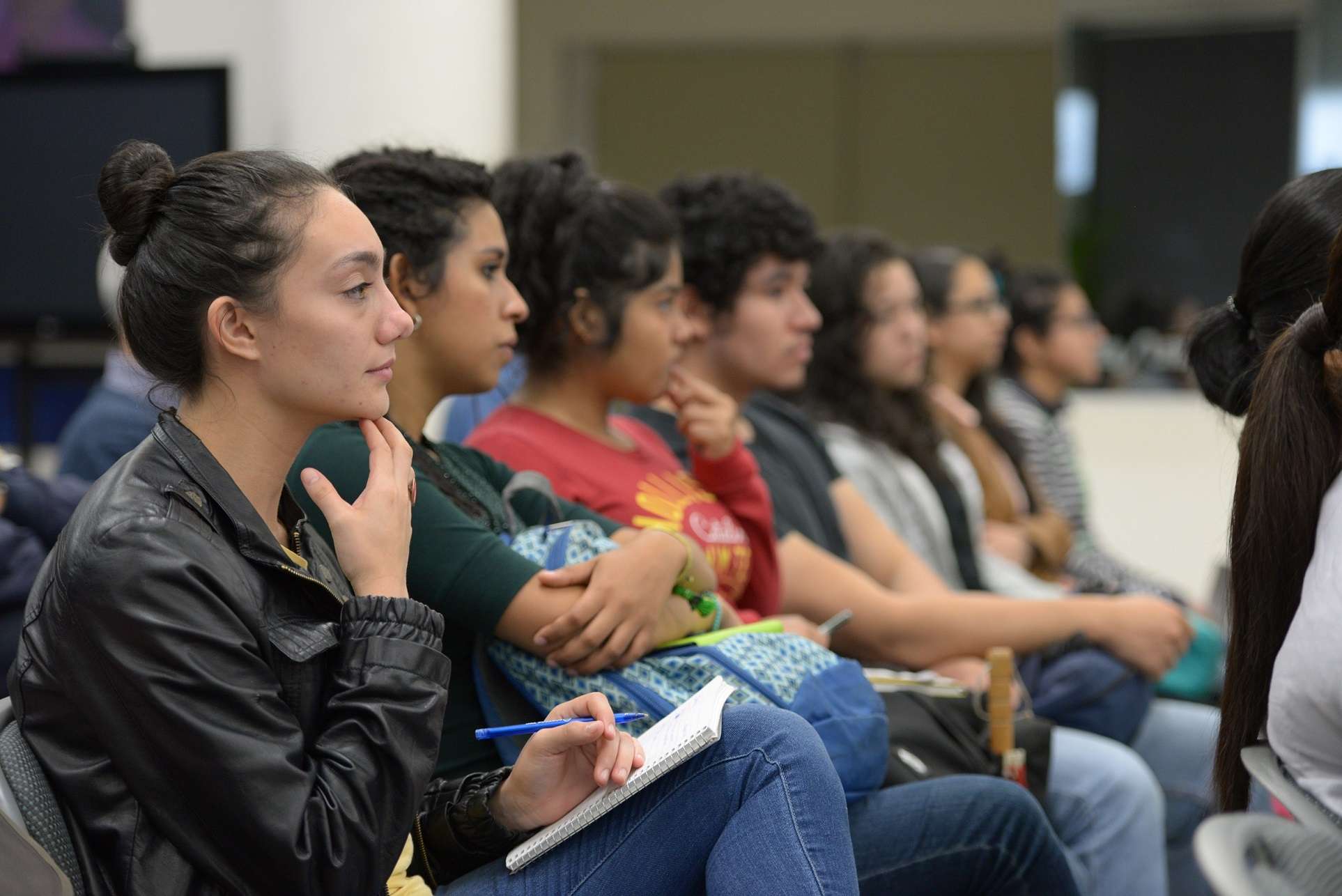 Checa la lista de sucesos históricos que han vivido los millennials