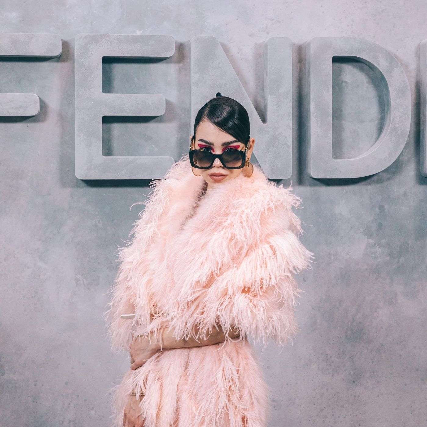 Asiste danna paola a la semana de la moda en italia