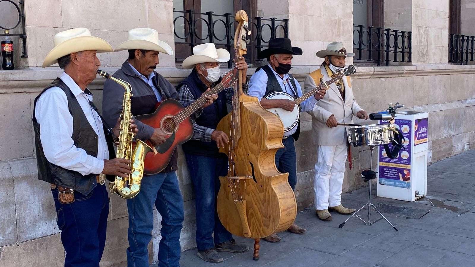 Cumplen músicos 15 años como exponentes del folclore en la liber | La