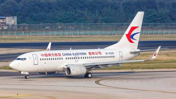 Se estrella avión con 133 pasajeros en china