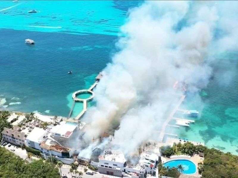 Se incendia delfinario en isla mujeres