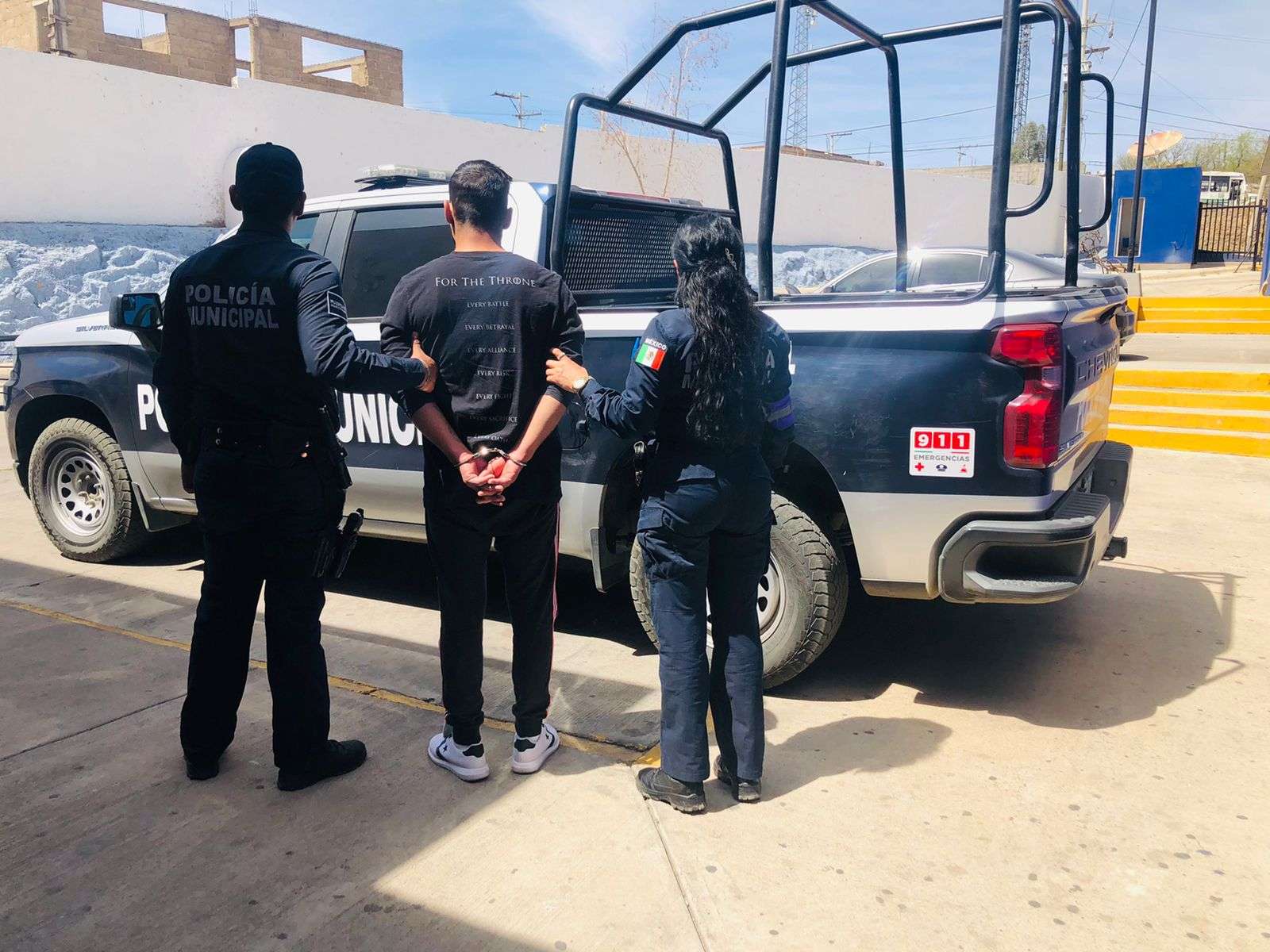 Lo detienen por amedrentar con cuchillo a su expareja 