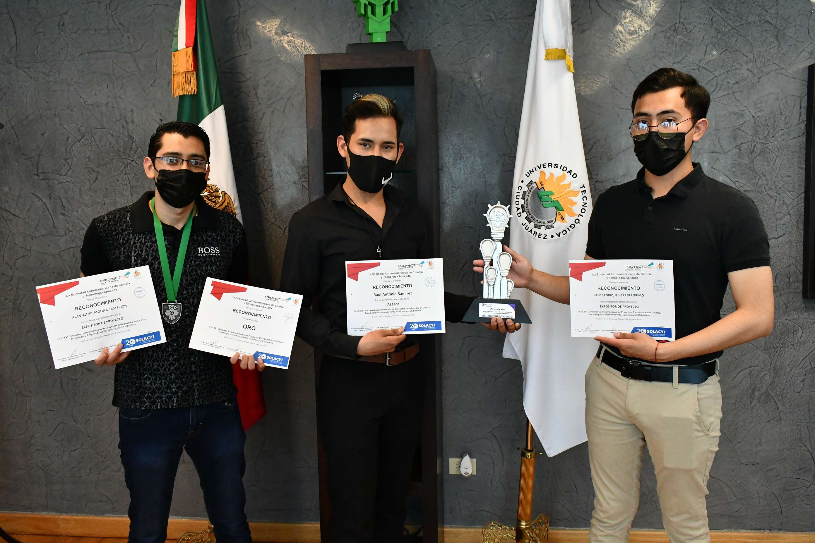 Ganan alumnos de utcj medalla de oro en concurso de proyectos multimedia