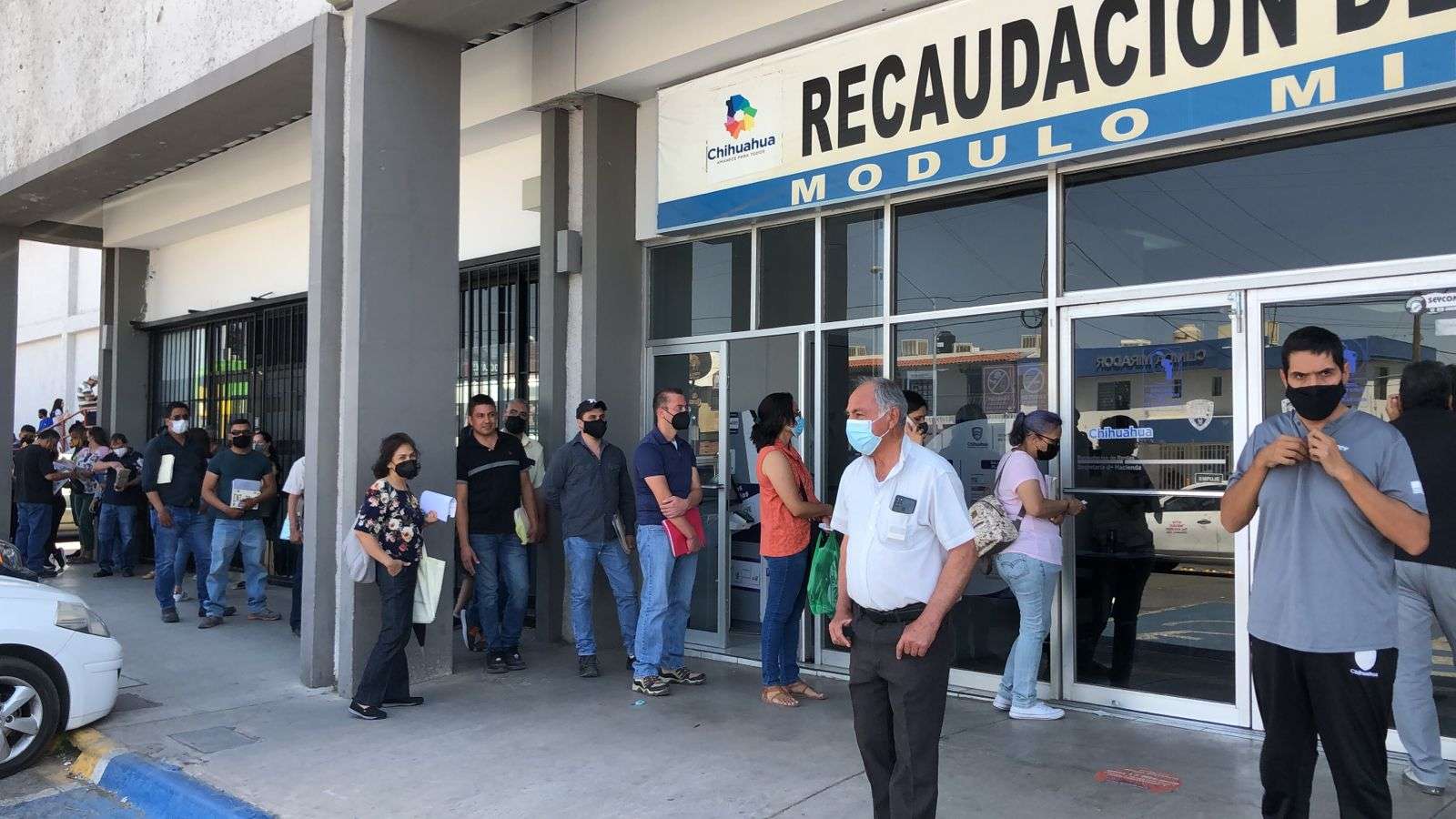 Se cae el sistema y aglomeran recaudación de rentas de la mirador | La  Opción de Chihuahua