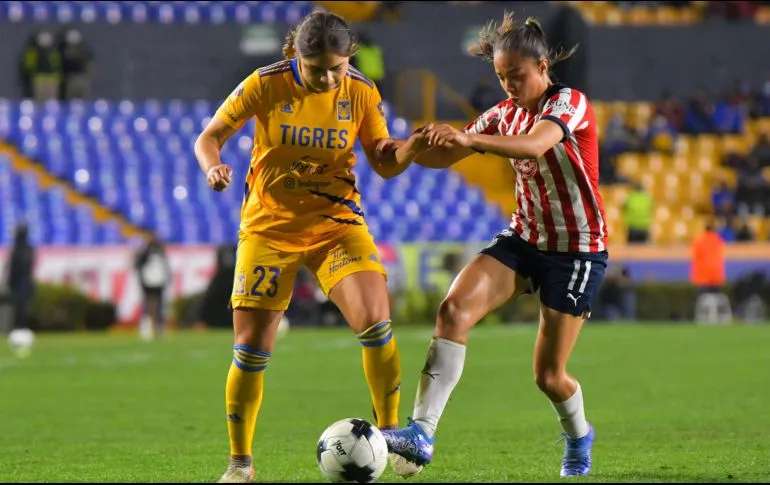 Visita chivas femenil a tigres en semifinales