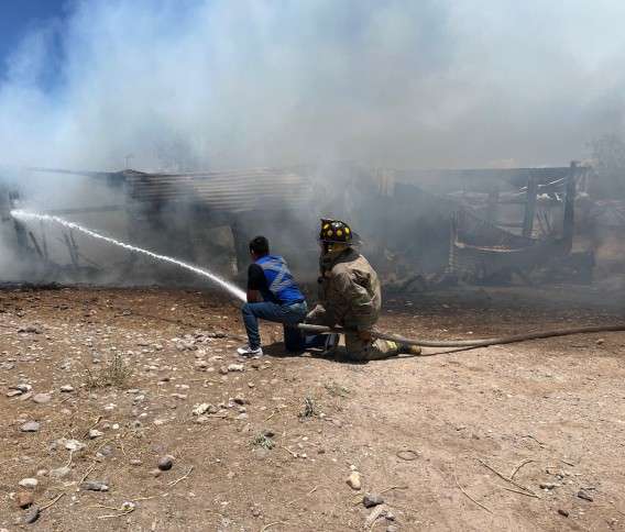 Se incendia corral de caballos en jiménez