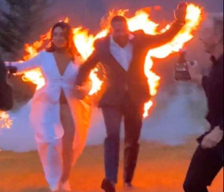 Vídeo: novios se prenden en fuego en plena boda