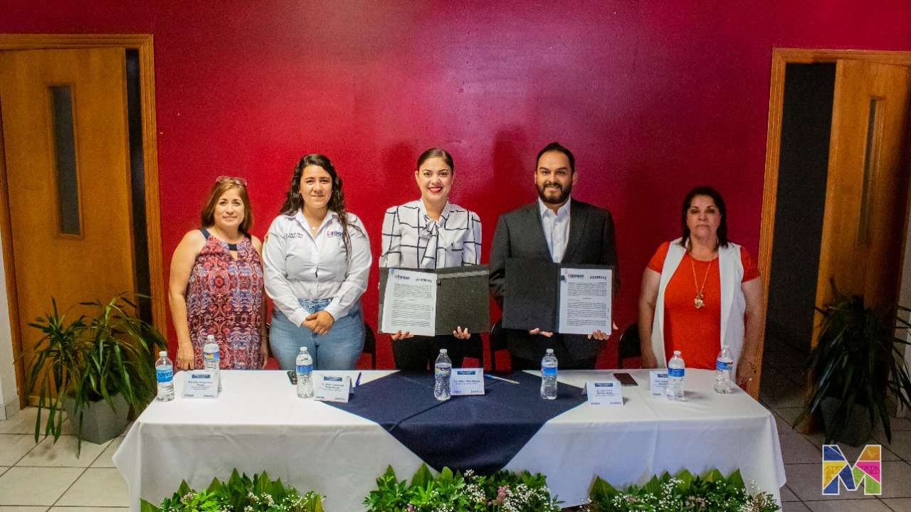 Firma Miriam Soto convenio de ampliación de servicios con icatech