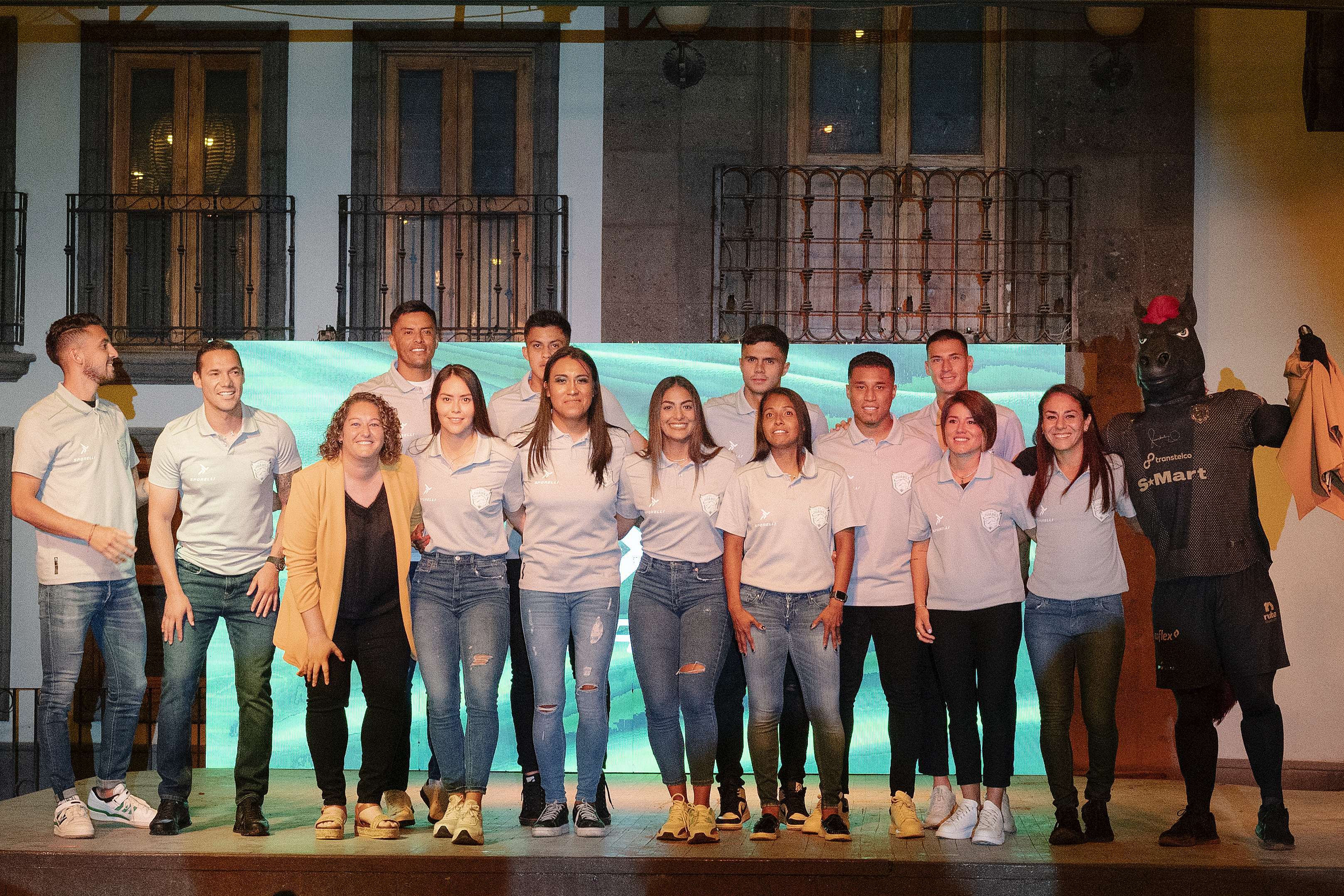 Presentan los Bravos del FC Juárez su nuevo uniforme