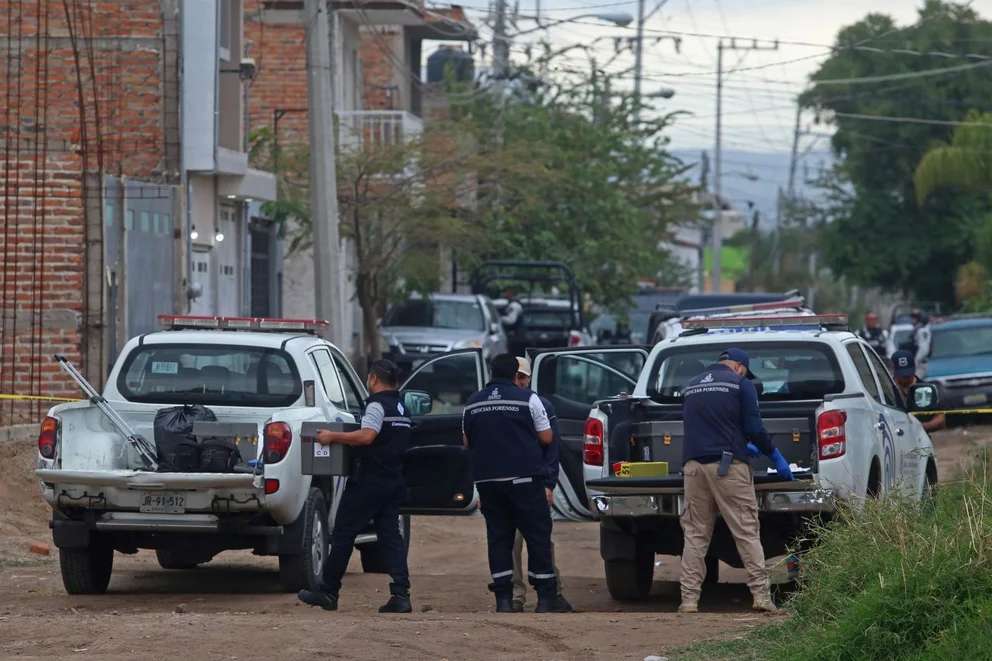 Desaparecen 4 policías en municipio en manos del cjng