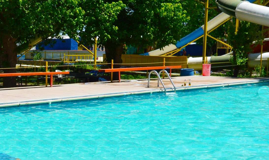 Tragedia en rosales; se ahoga niña en balneario y 2 hermanitos quedan graves 