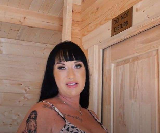 Responde modelo de only fans a críticas por exponer a sus hijos