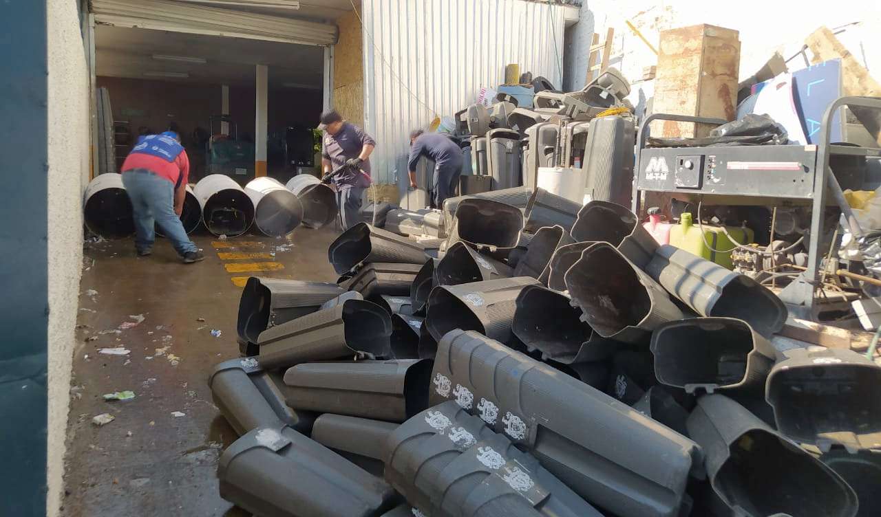Limpian cepos de basura del centro histórico | La Opción de Chihuahua
